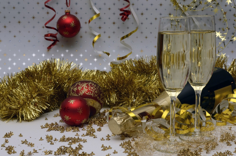 Christmas decorations and champagne glasses